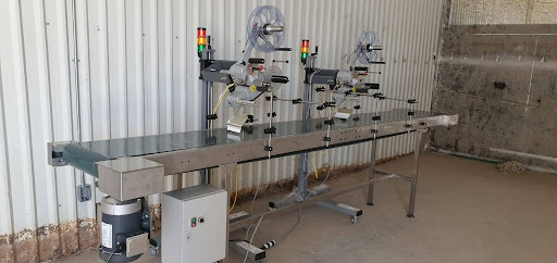 Doblez CNC de lámina de acero en planta FMH